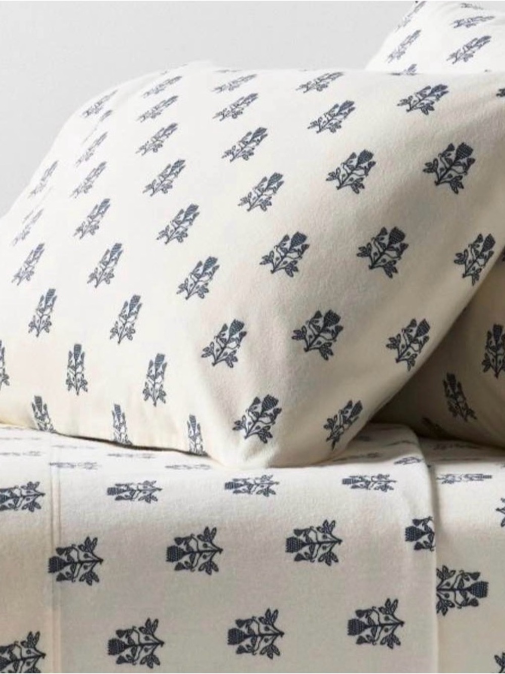 King Ultra Soft Flannel Sheet Set in Blue Woodblock Threshold from target RARE